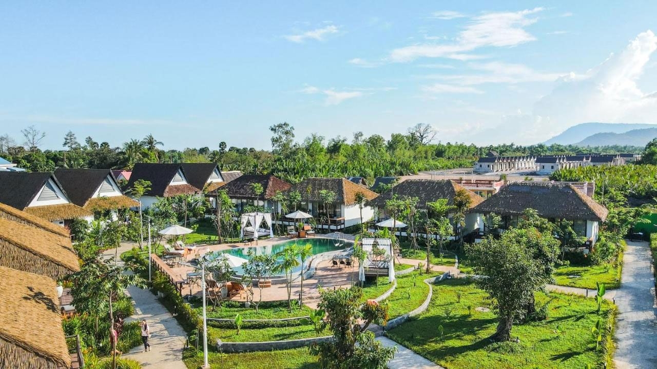 RiverTree-Villa-&-Resort2.jpg