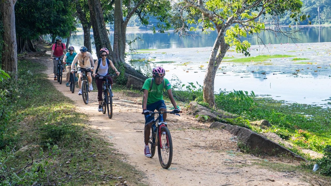 angkor-wat-bike-tour27126.jpg