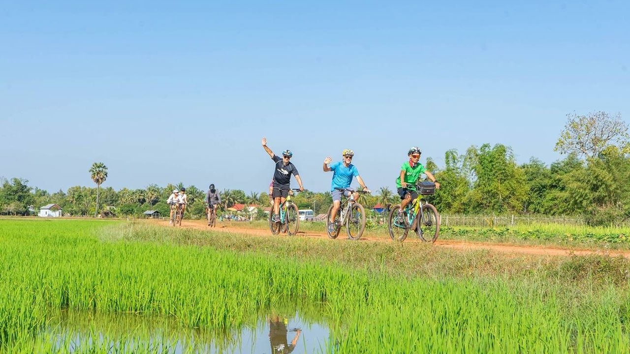 angkor-wat-cycling-tours-0010.jpg