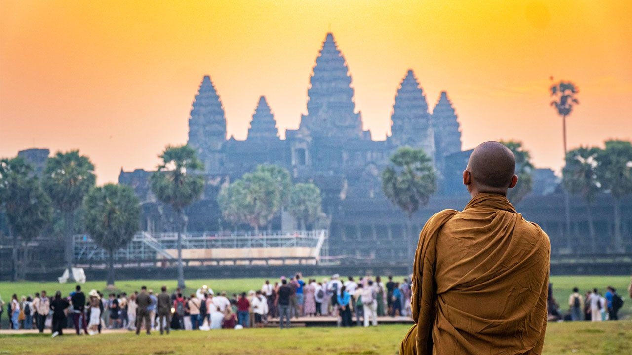 angkor-wat-sunrise-tours001.jpg